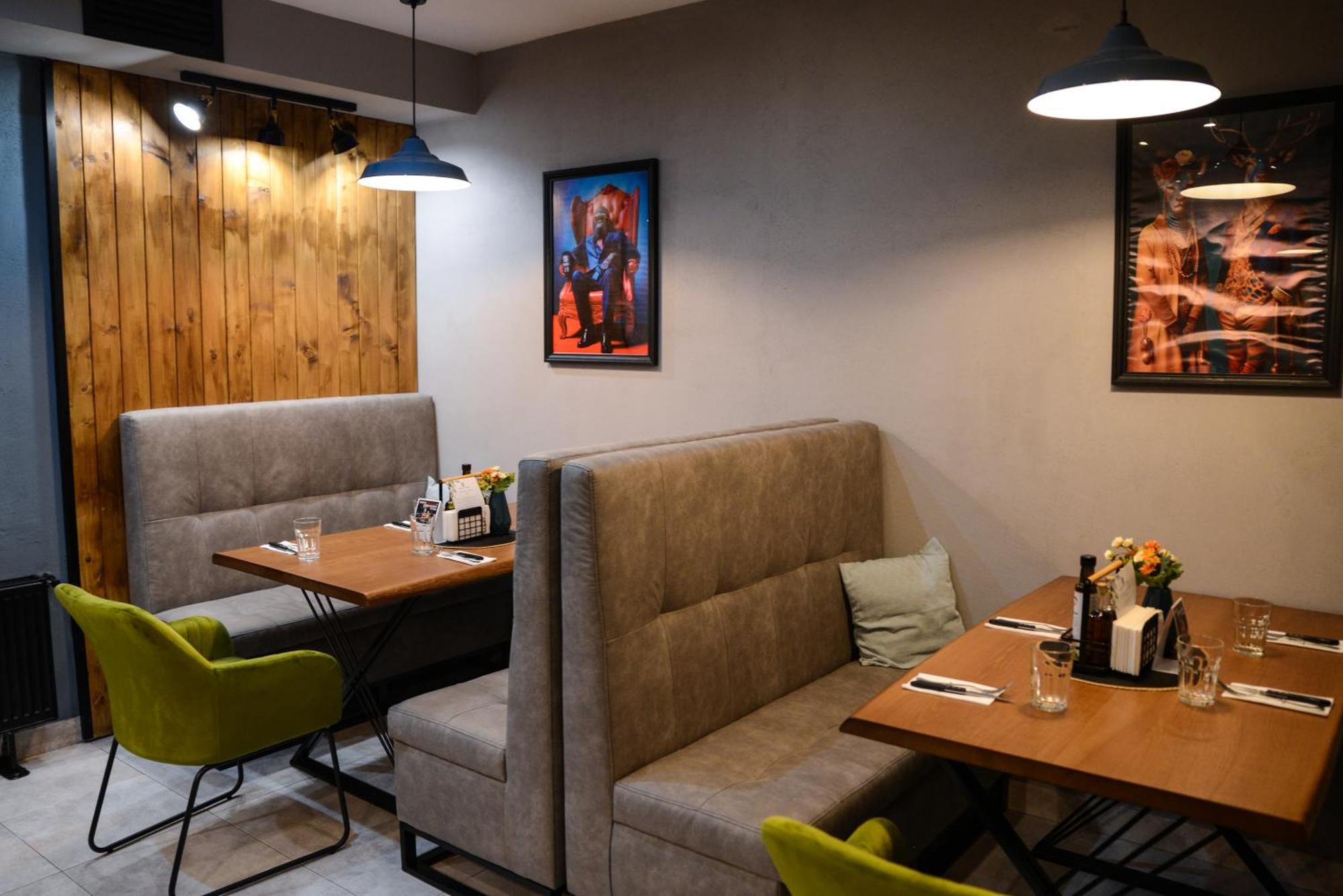 House Family & Restaurant Hotel 3*