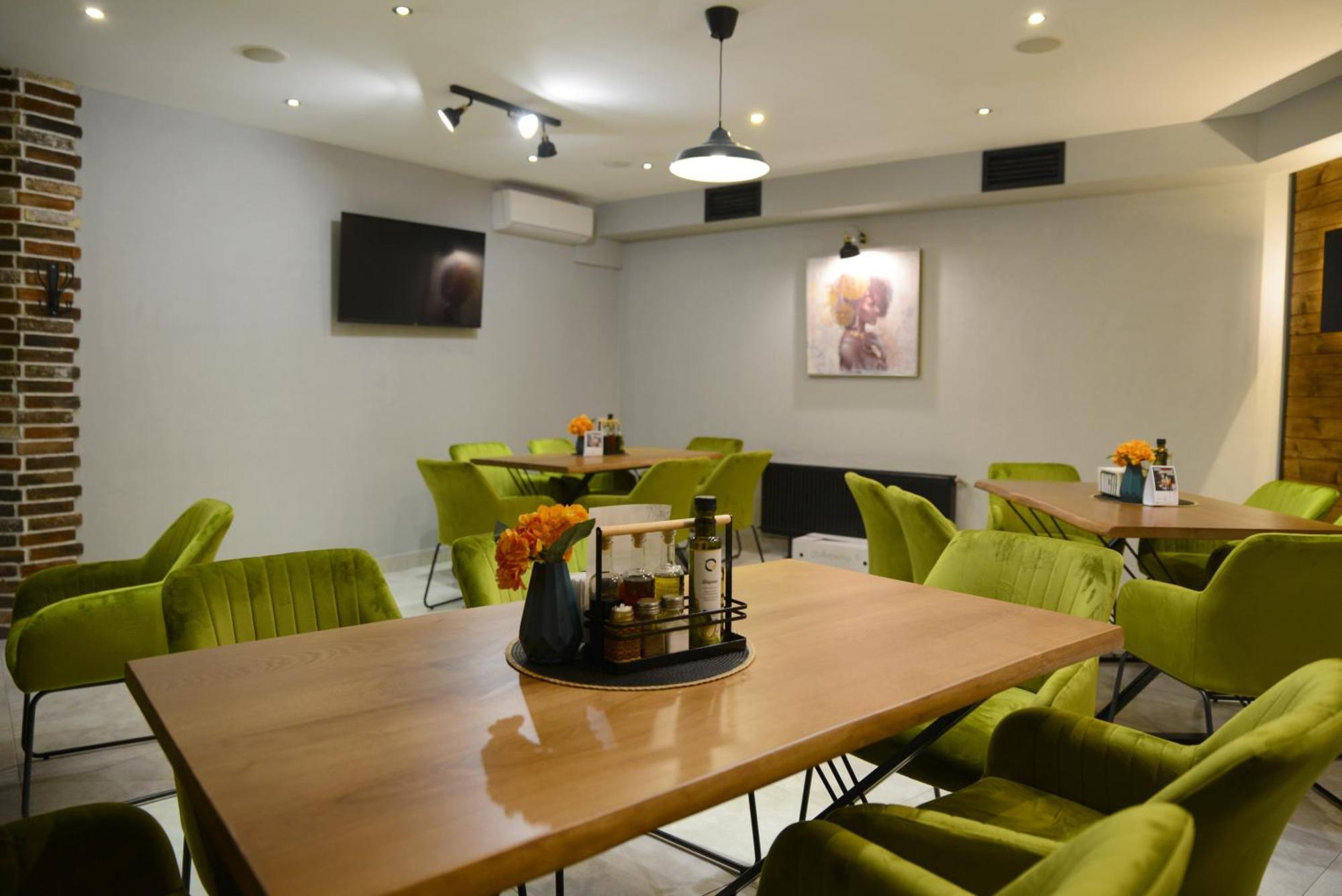 Hotel House Family & Restaurant