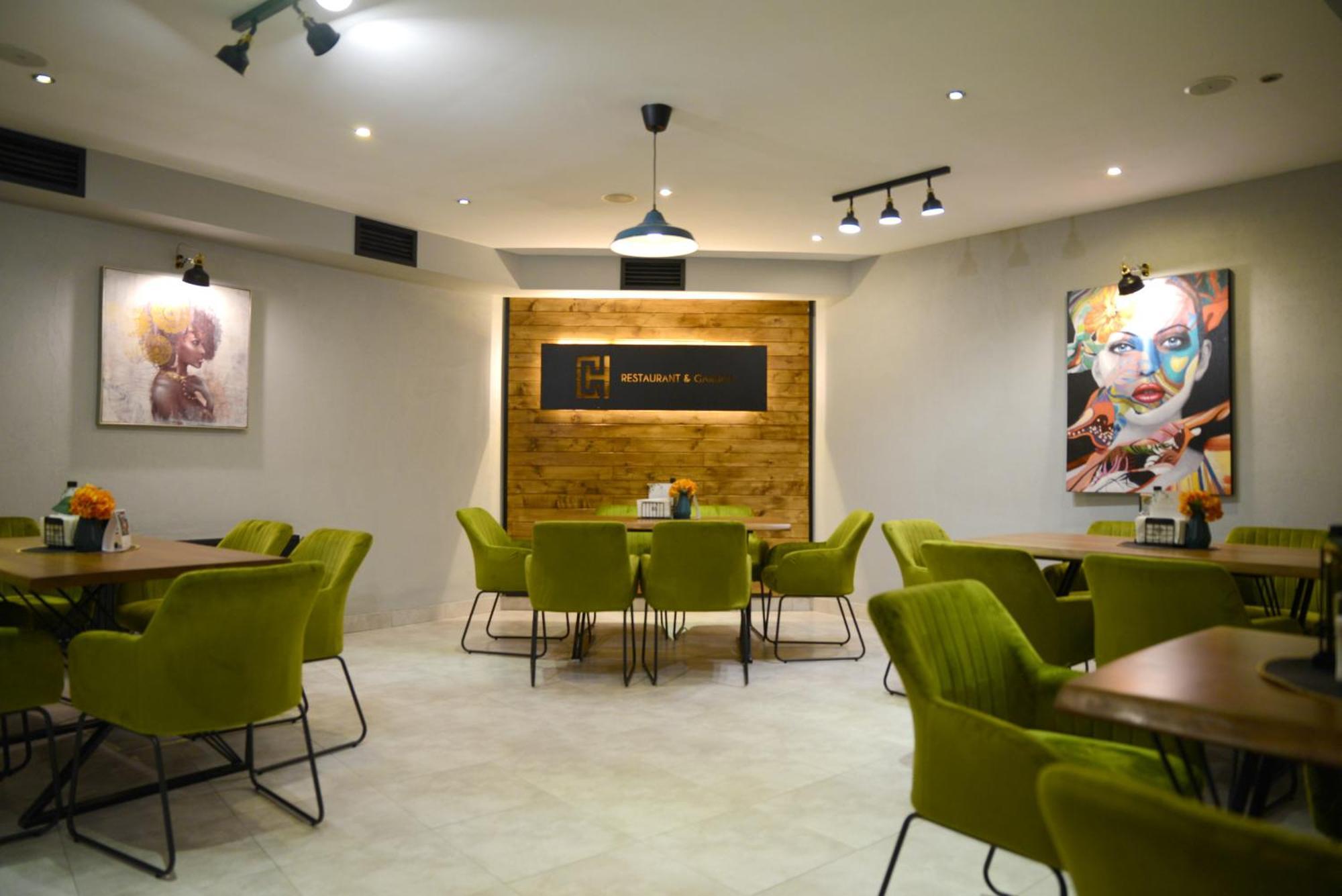 House Family & Restaurant Hotel 3*